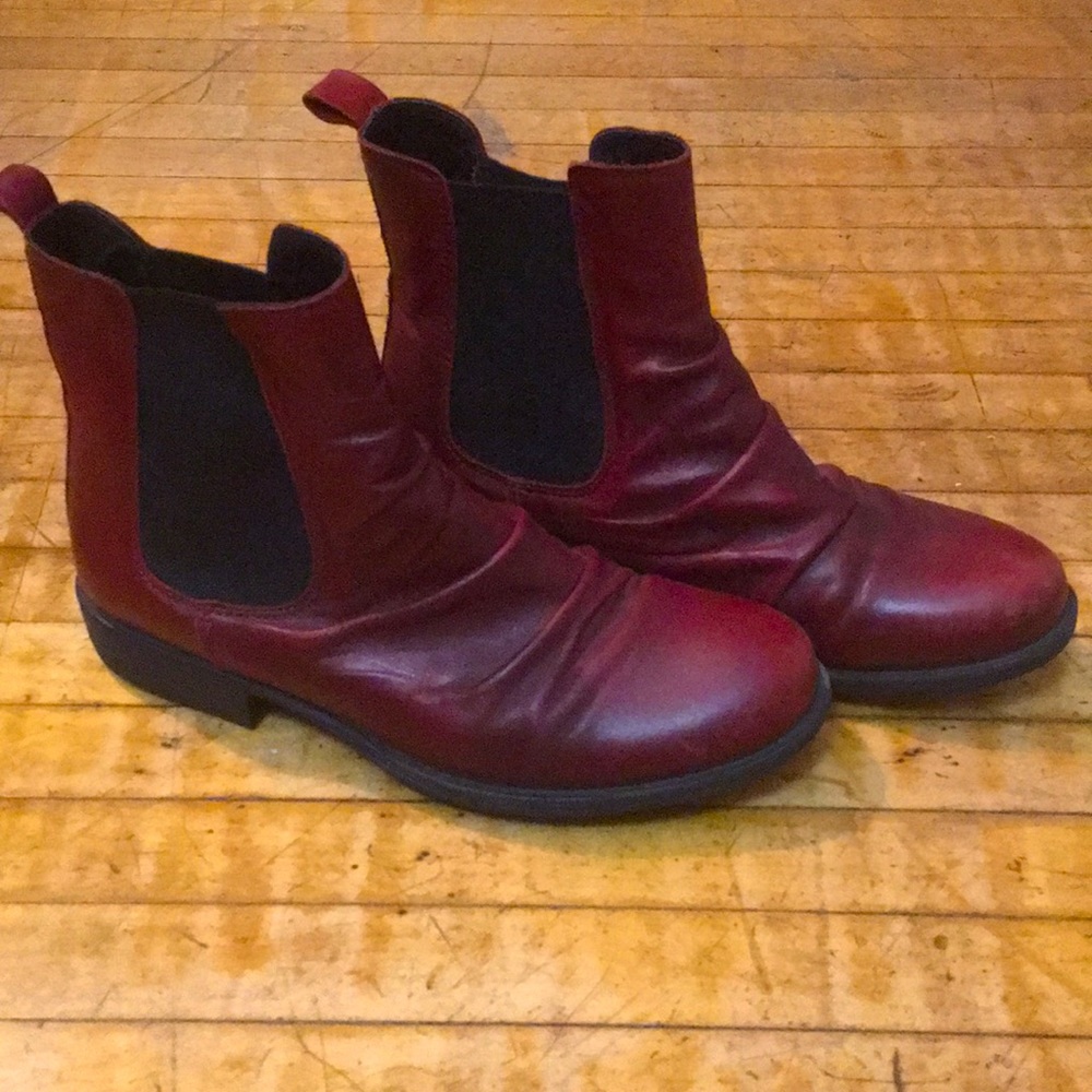 Mix Mooz Red Leather Boots size 6